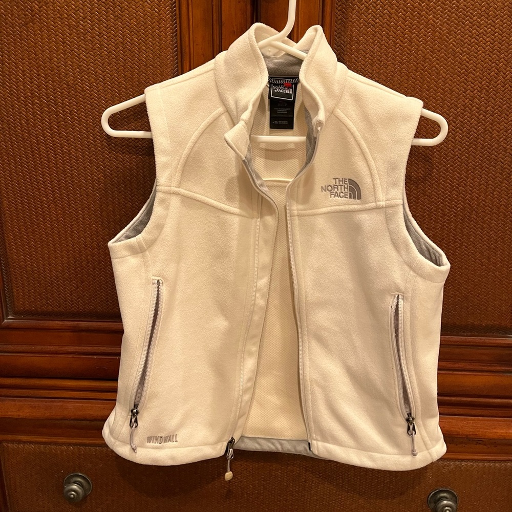 Like new north face vest